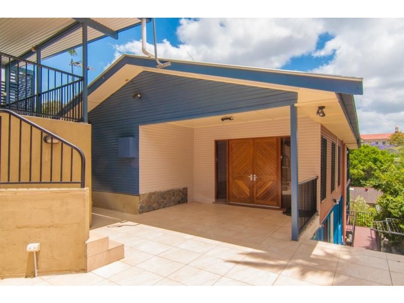 26 McIlwraith Avenue, Balmoral QLD 4171