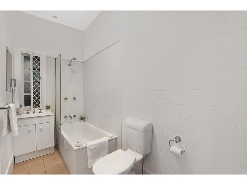 2 Federal Street, Red Hill QLD 4059