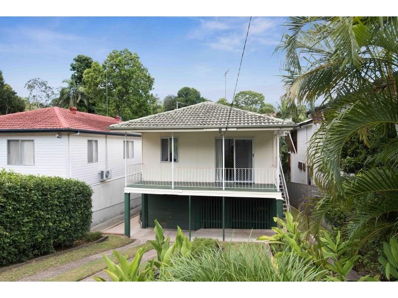 82 Greer St, Bardon QLD 4065