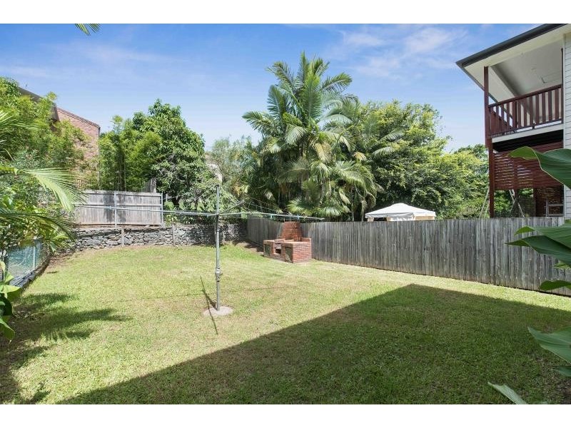 82 Greer St, Bardon QLD 4065