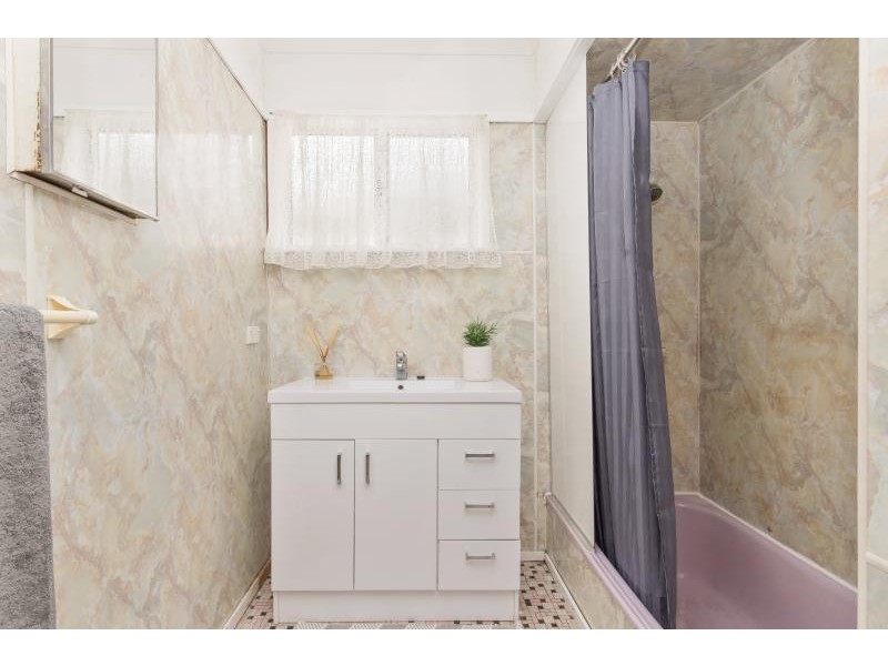 82 Greer St, Bardon QLD 4065