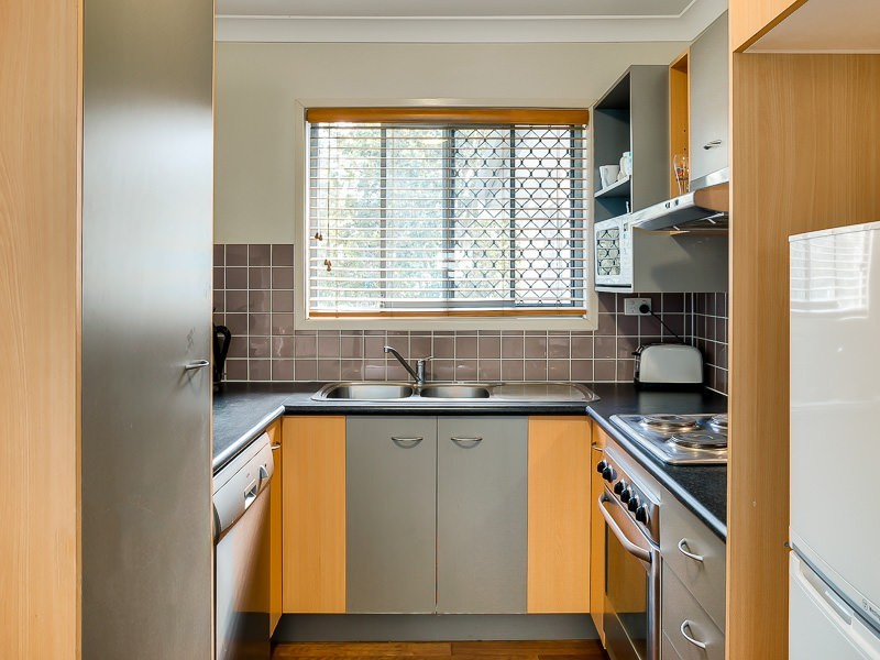 2/98 Butterfield Street, Herston QLD 4006