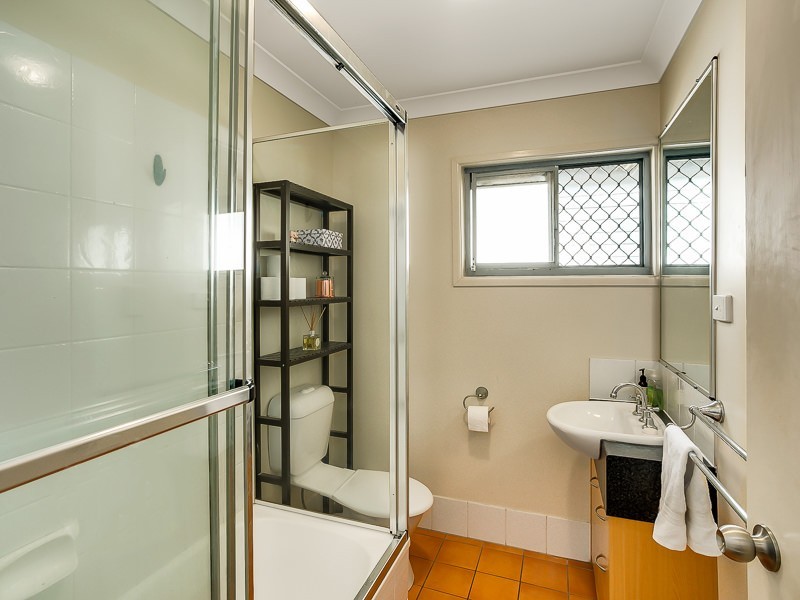 2/98 Butterfield Street, Herston QLD 4006