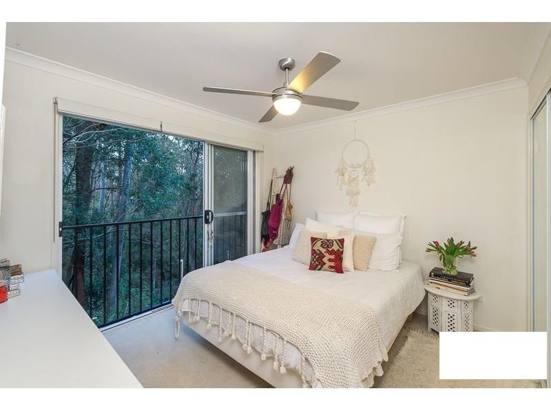 8 Fifth Avenue, Bardon QLD 4065