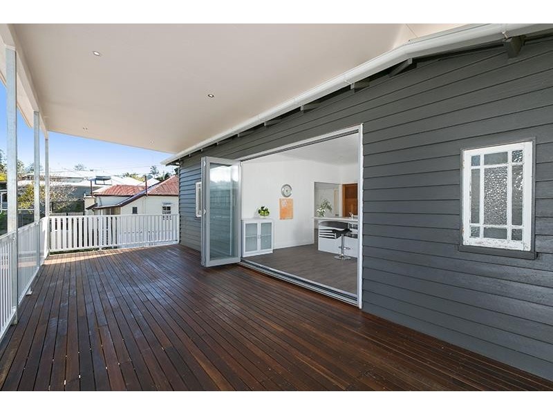 14 Nairn Street, Milton QLD 4064