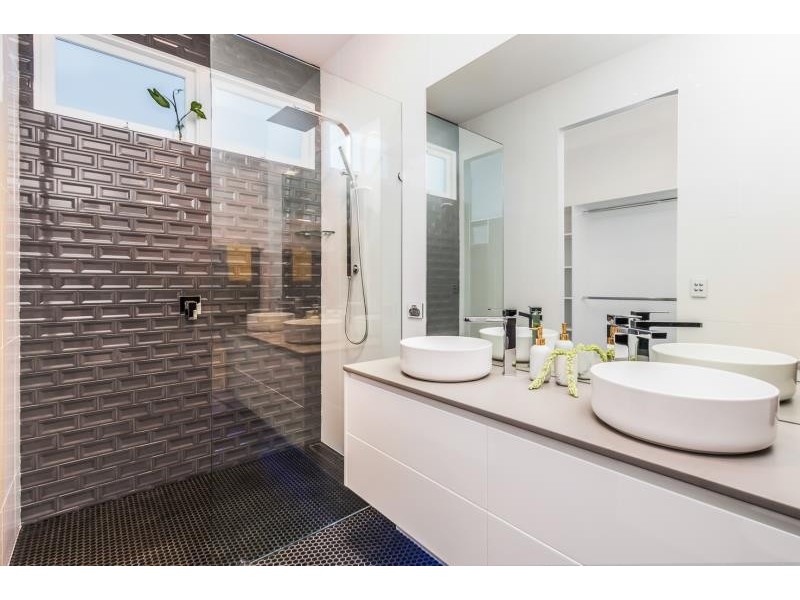 22 Wolseley Street, Paddington QLD 4064