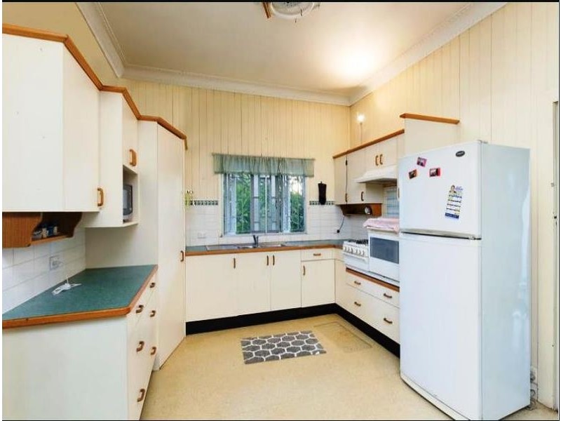 7 Burns Street, Indooroopilly QLD 4068