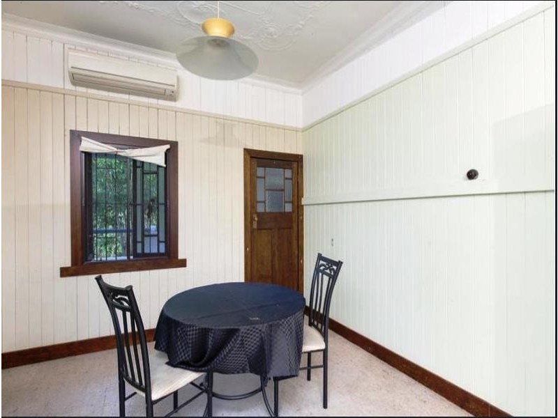 7 Burns Street, Indooroopilly QLD 4068