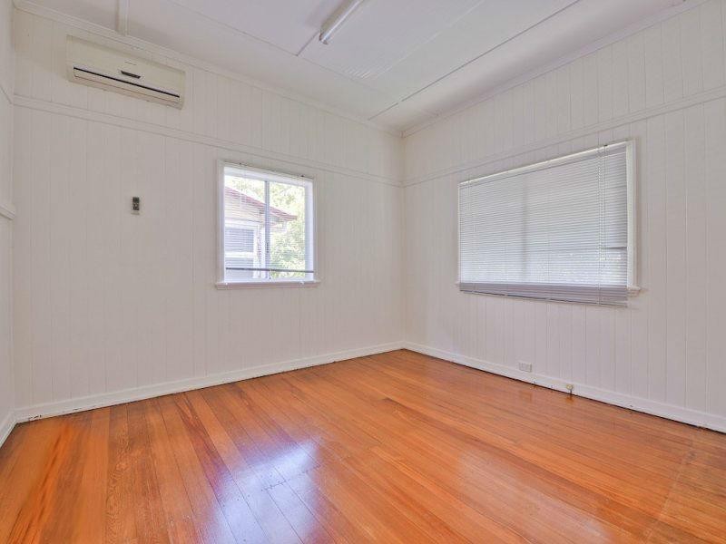 11 Water Street, Red Hill QLD 4059