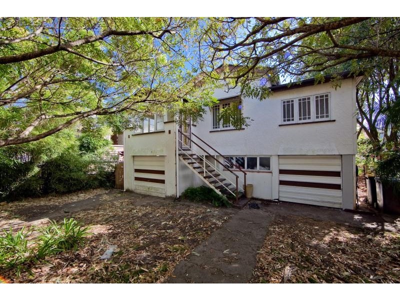 15 Alderson Street, Newmarket QLD 4051