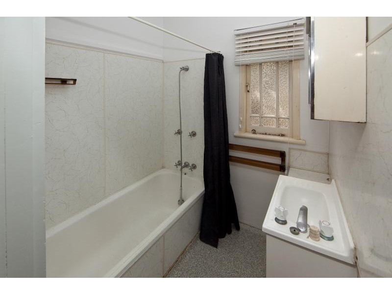 15 Alderson Street, Newmarket QLD 4051