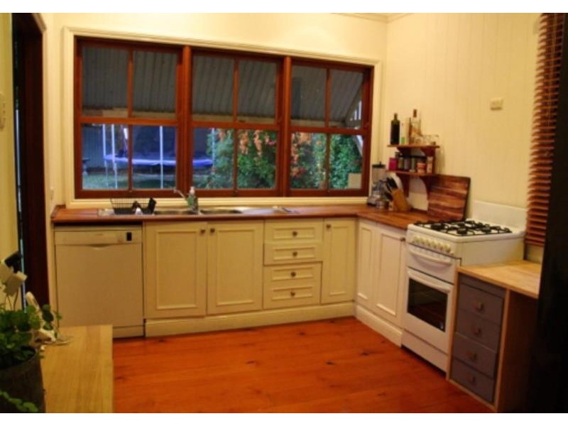 10 Haig Road, Milton QLD 4064