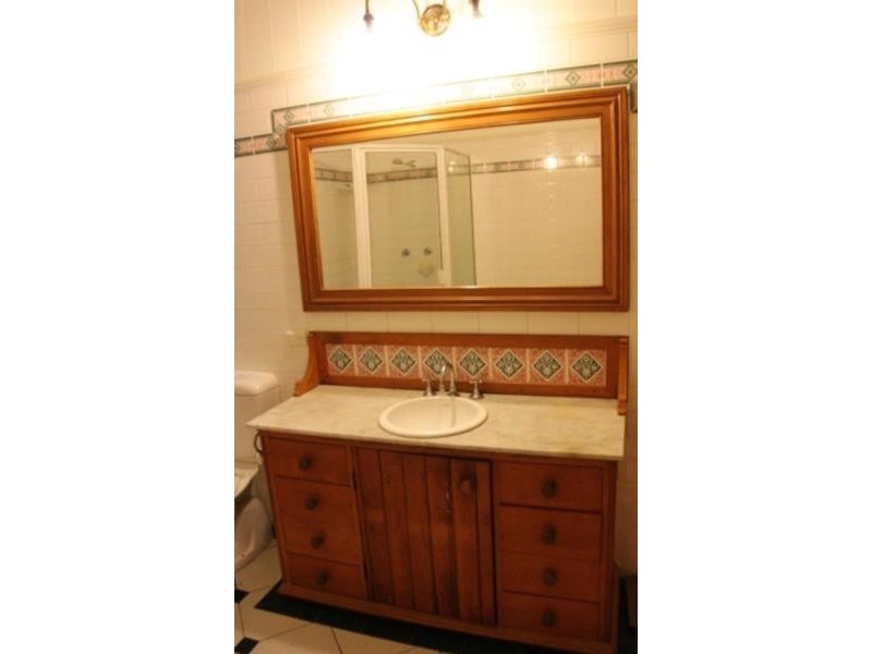 10 Haig Road, Milton QLD 4064