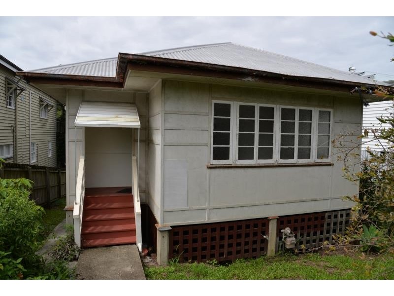 40 Sixth Avenue, Bardon QLD 4065