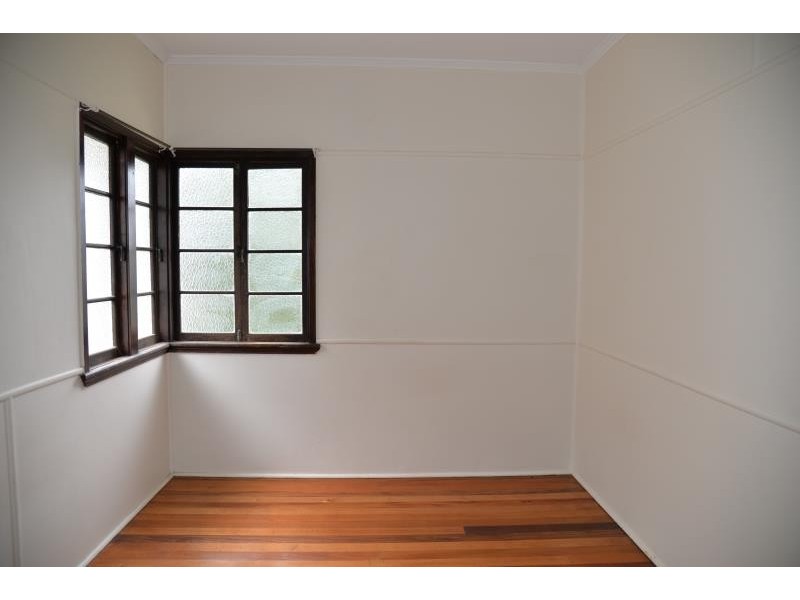 40 Sixth Avenue, Bardon QLD 4065