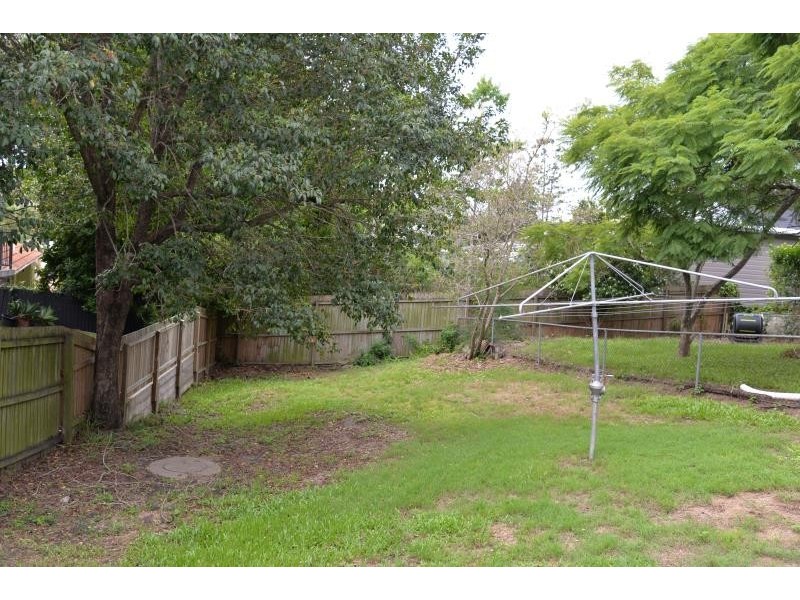 40 Sixth Avenue, Bardon QLD 4065