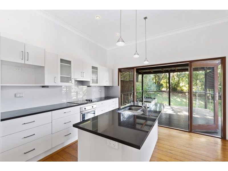 25 Leslie Street, Bardon QLD 4065