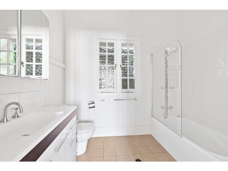 25 Leslie Street, Bardon QLD 4065