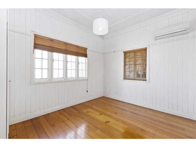 25 Leslie Street, Bardon QLD 4065