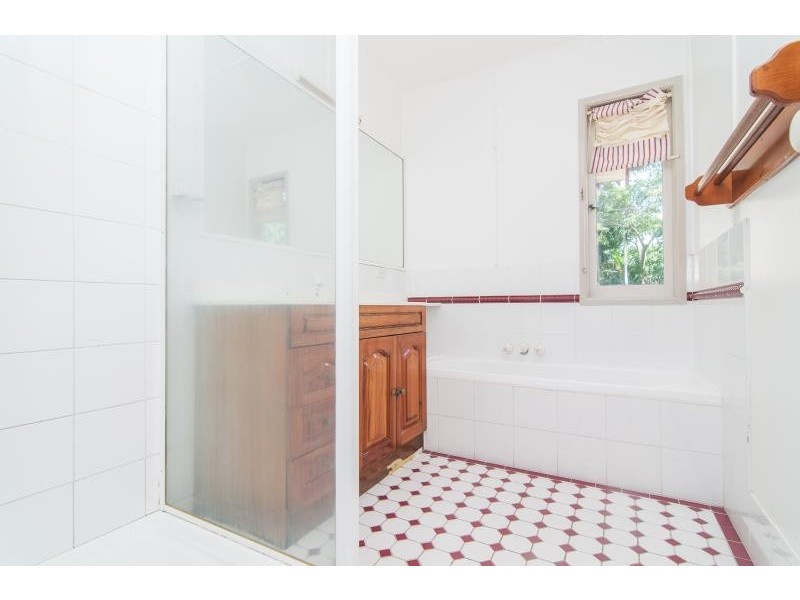 14 Lindale Street, Chermside West QLD 4032