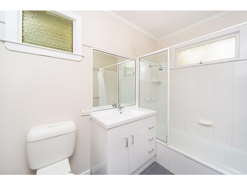 16 Dover Street, Red Hill QLD 4059