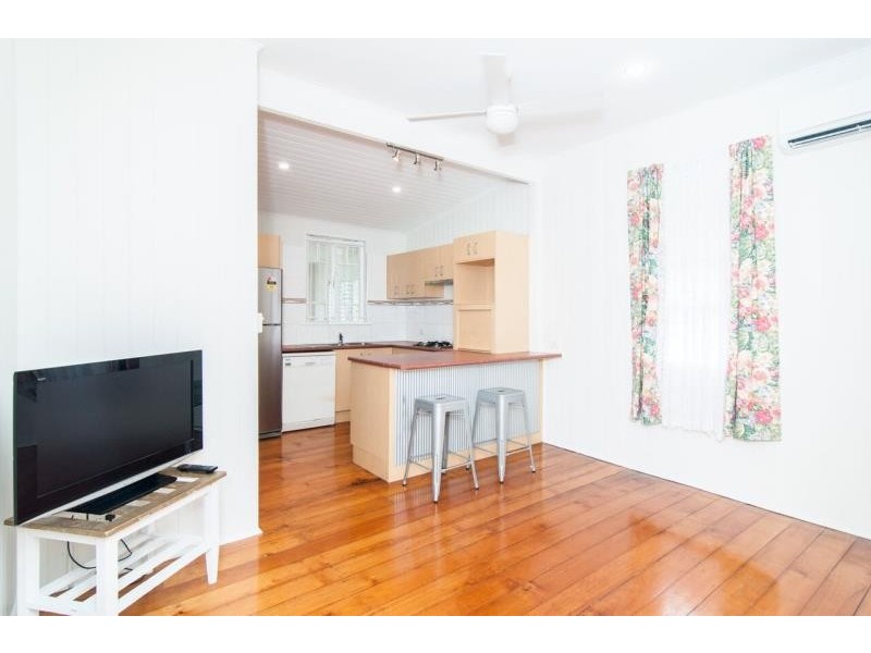 15 Water Street, Red Hill QLD 4059