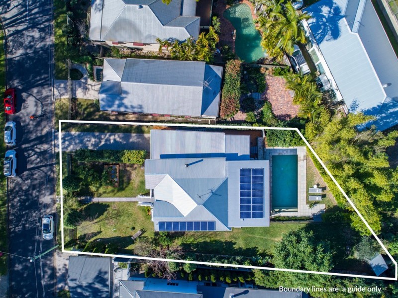 8 Bee Street, Bardon QLD 4065