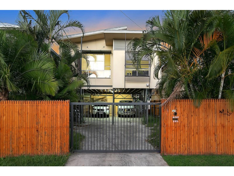 9 Torwood Street, Auchenflower QLD 4066
