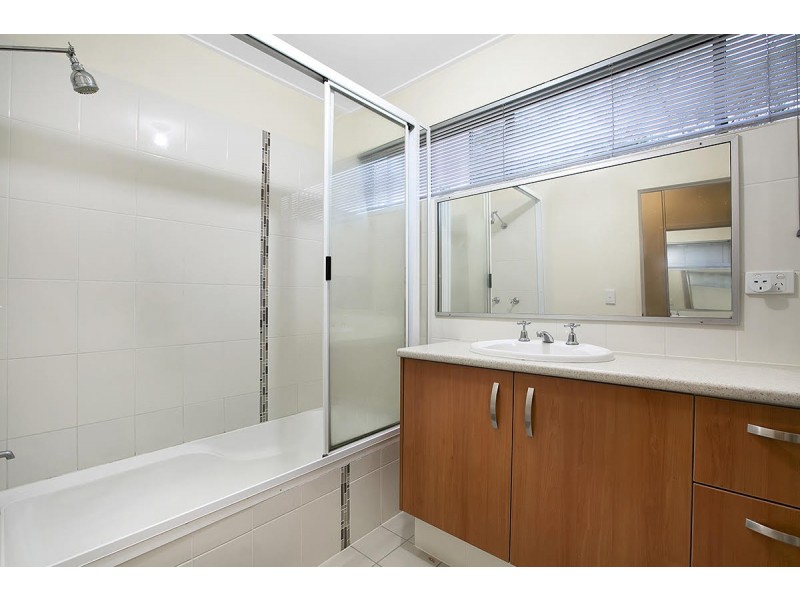 9 Torwood Street, Auchenflower QLD 4066
