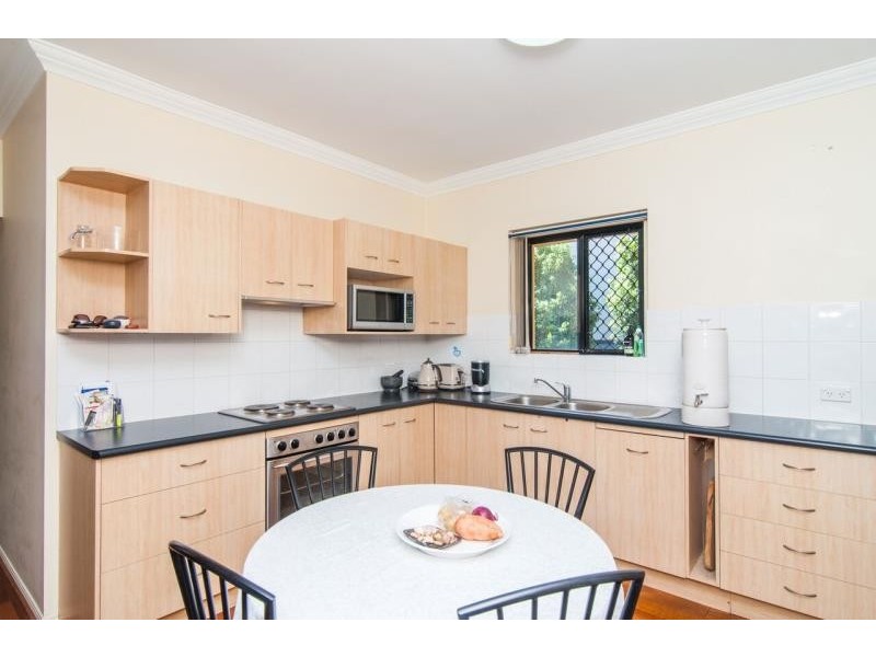 2/76 ELIZABETH STREET, Paddington QLD 4064