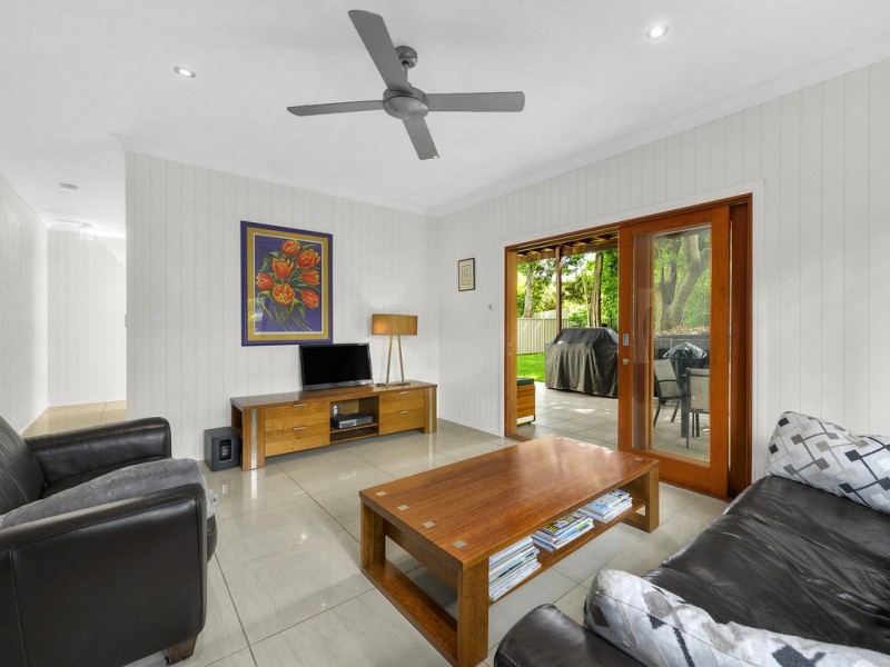 10 Dorrington Drive, Ashgrove QLD 4060