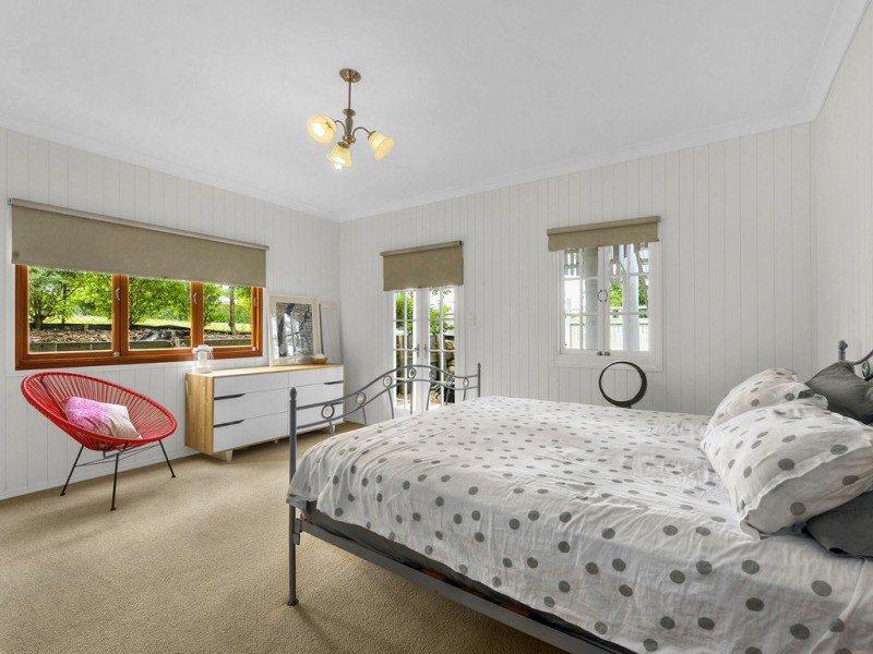 10 Dorrington Drive, Ashgrove QLD 4060