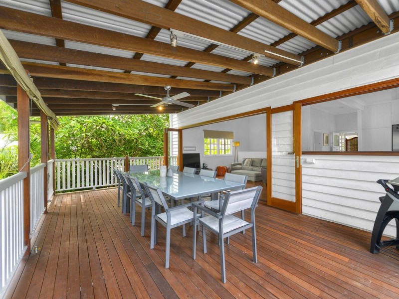 10 Dorrington Drive, Ashgrove QLD 4060