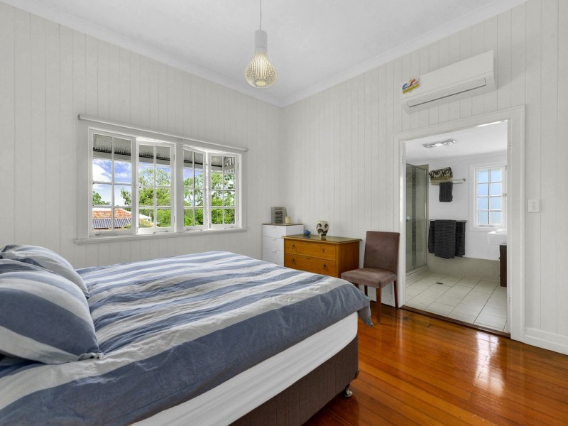 10 Dorrington Drive, Ashgrove QLD 4060