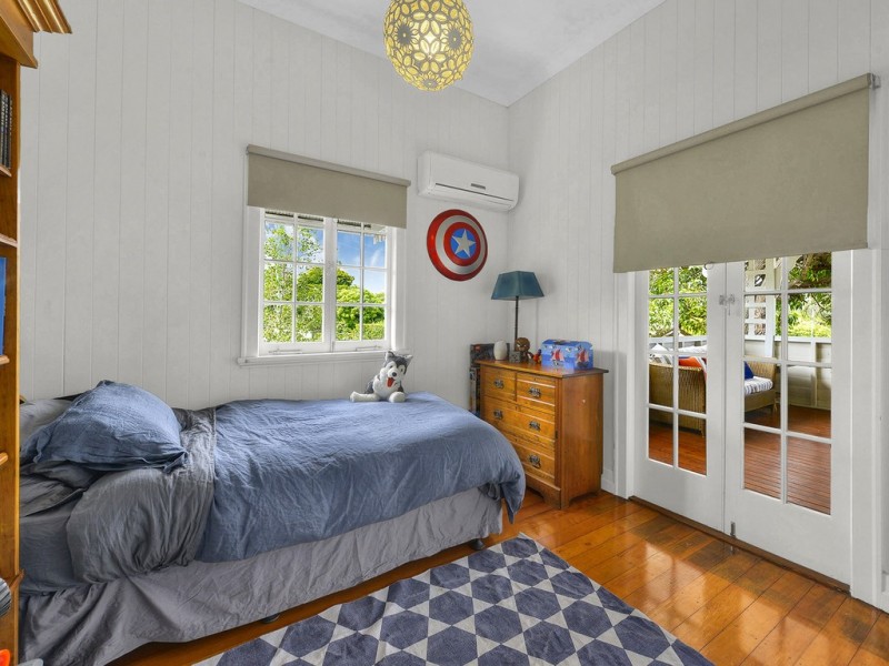 10 Dorrington Drive, Ashgrove QLD 4060