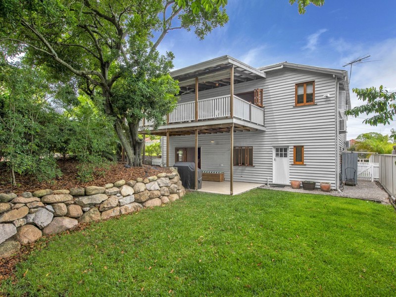 10 Dorrington Drive, Ashgrove QLD 4060