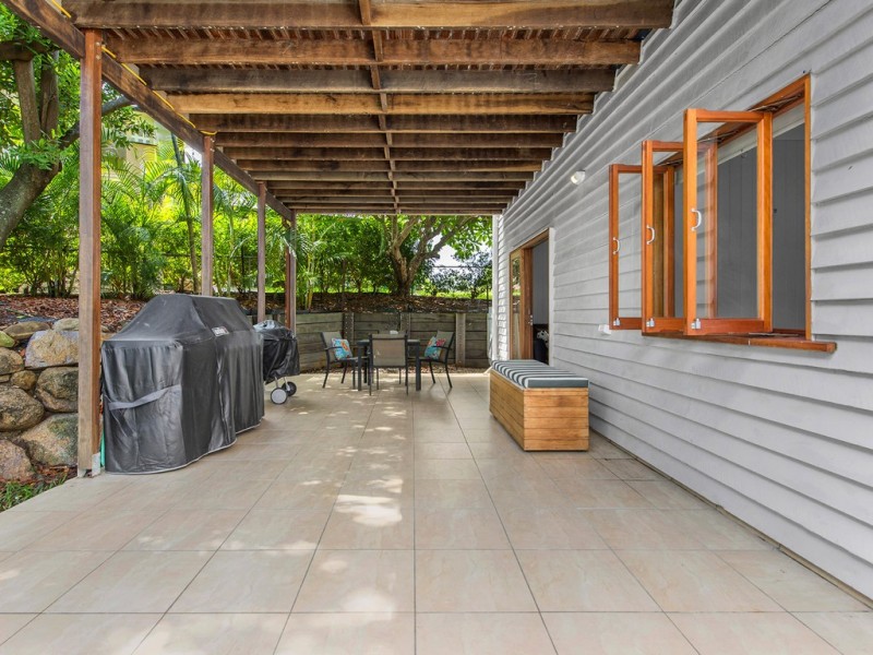 10 Dorrington Drive, Ashgrove QLD 4060