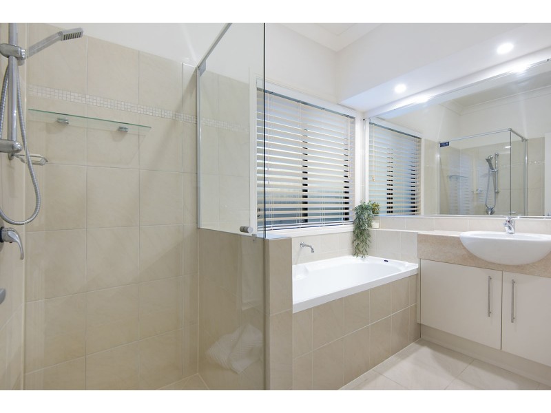 18 Weatherhead Avenue, Ashgrove QLD 4060