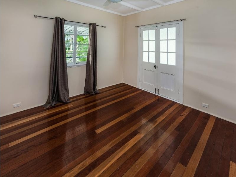 64 Sixth Avenue, Bardon QLD 4065