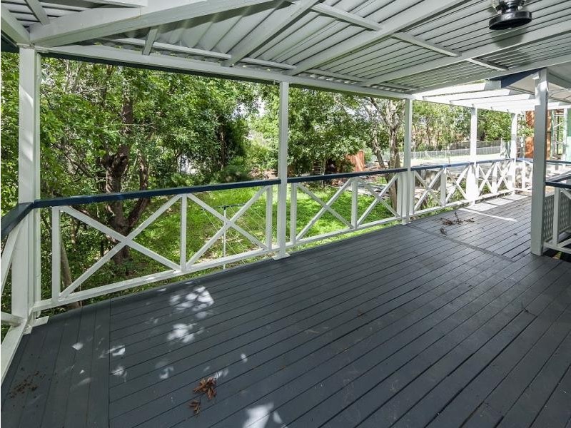 64 Sixth Avenue, Bardon QLD 4065