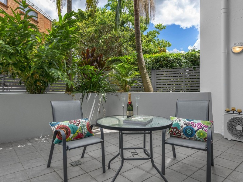 4/36 Holland Street, Toowong QLD 4066