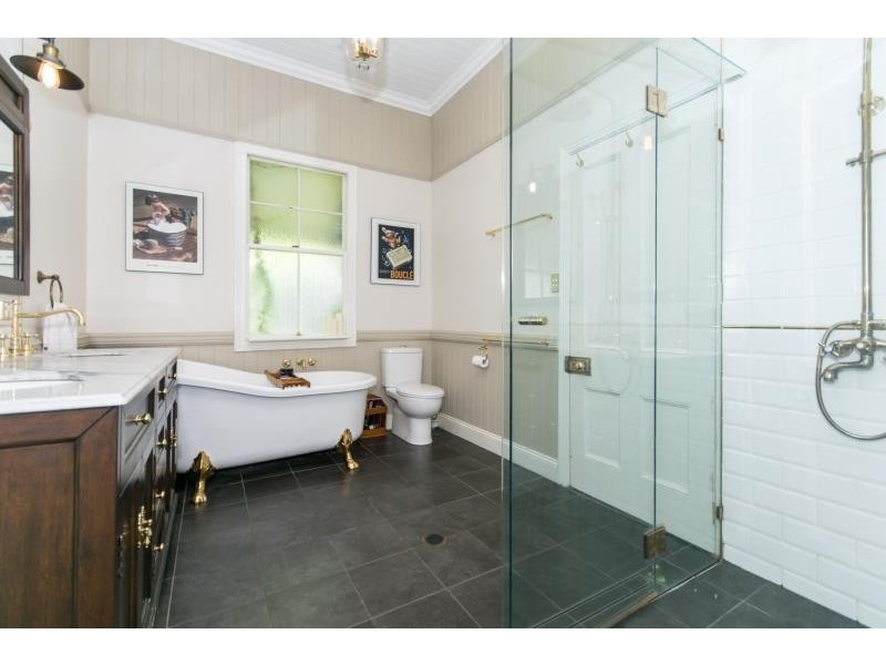 10 Markwell Street, Auchenflower QLD 4066