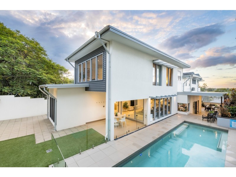 8 Effie Street, Bardon QLD 4065