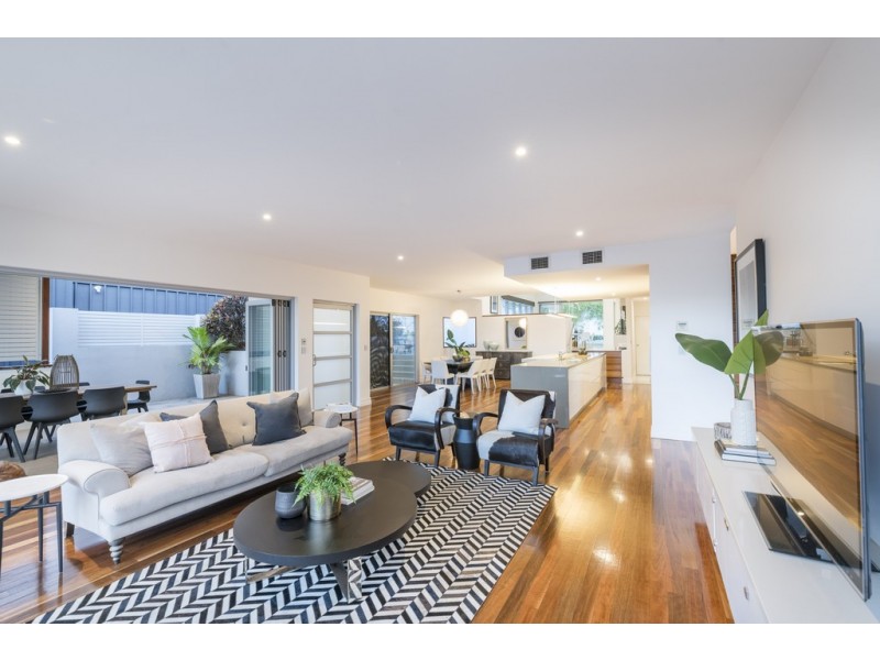 8 Effie Street, Bardon QLD 4065