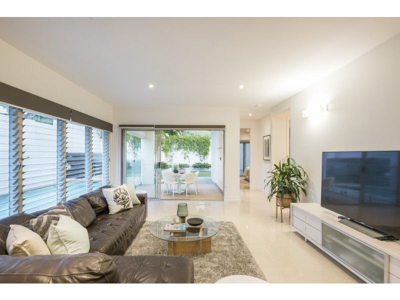 8 Effie Street, Bardon QLD 4065