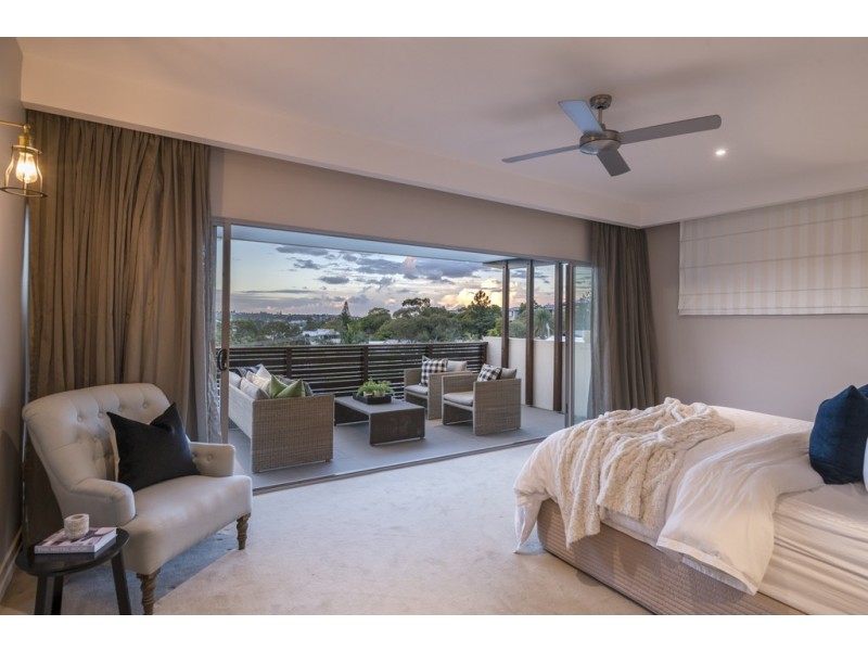 8 Effie Street, Bardon QLD 4065