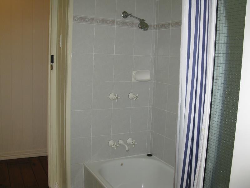 33 Isaac Street, Milton QLD 4064