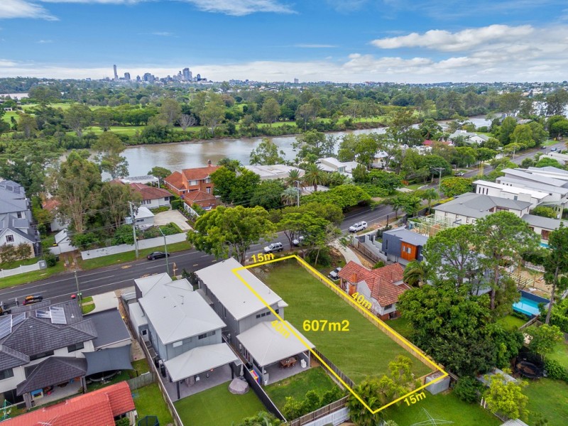 32 King Arthur Terrace, Tennyson QLD 4105