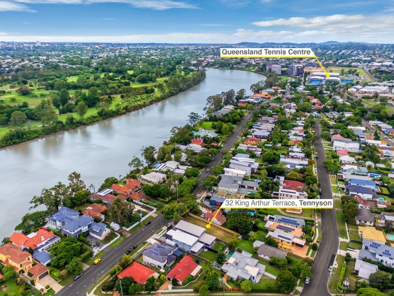 32 King Arthur Terrace, Tennyson QLD 4105