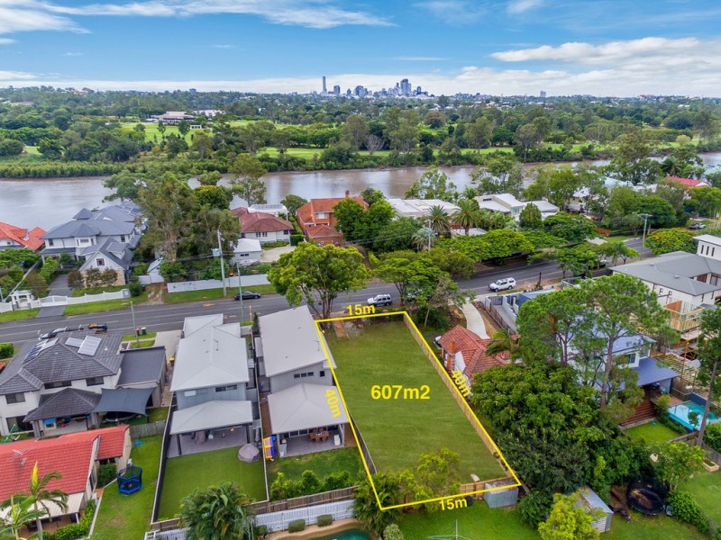 32 King Arthur Terrace, Tennyson QLD 4105